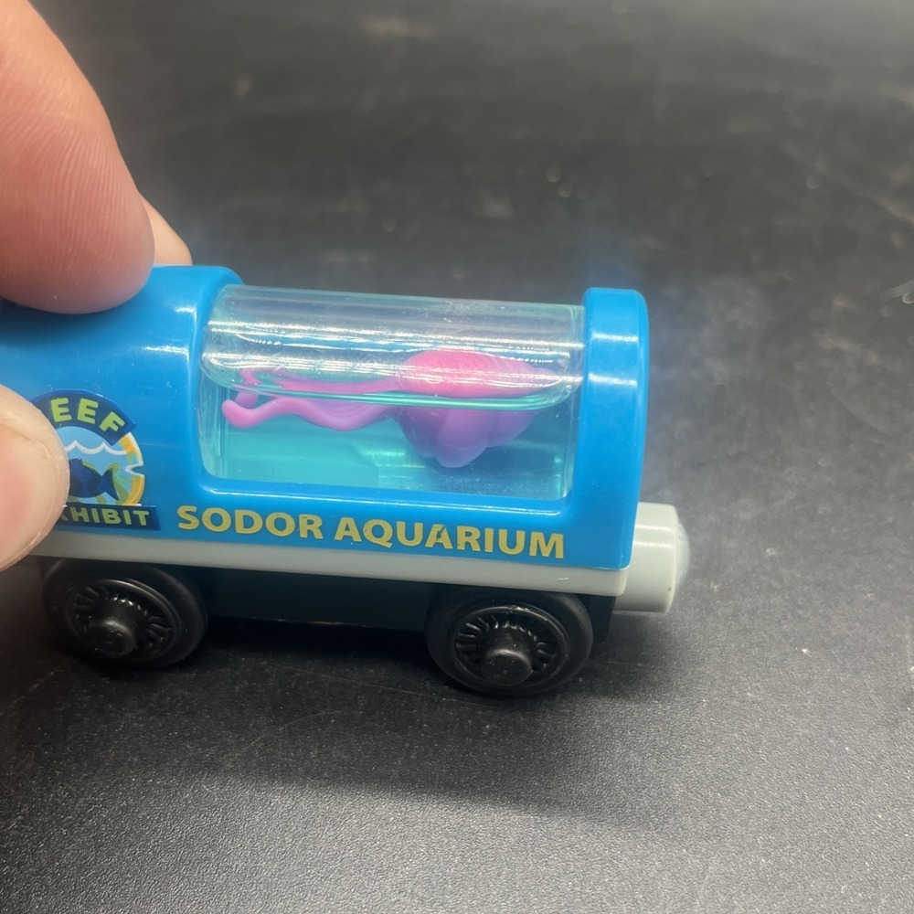 Aquarium Car Light Up Squid Thomas the Train Wooden Railway Tender Tested - Picture 9 of 12